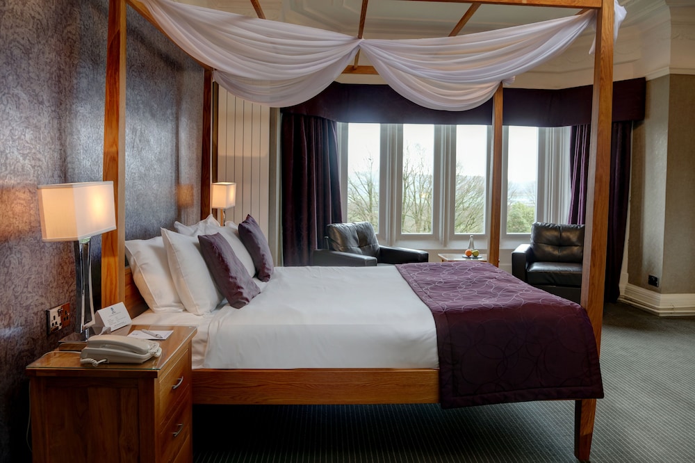 Suite, 1 Double Bed. Garden View (Four Poster Bed)