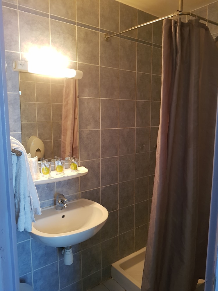 Classic Double Room, 1 Queen Bed, City View photo 3