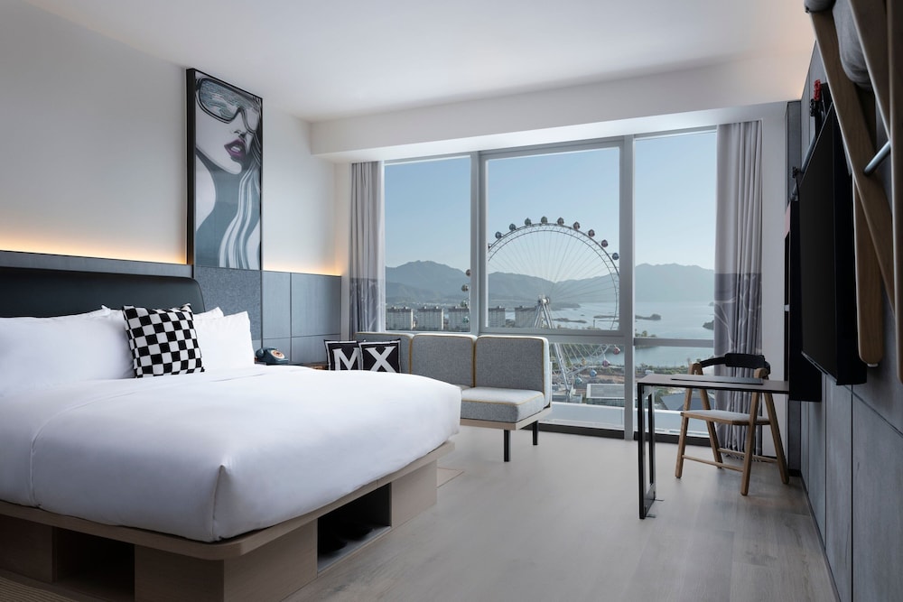 Room, 1 King Bed, Lake View