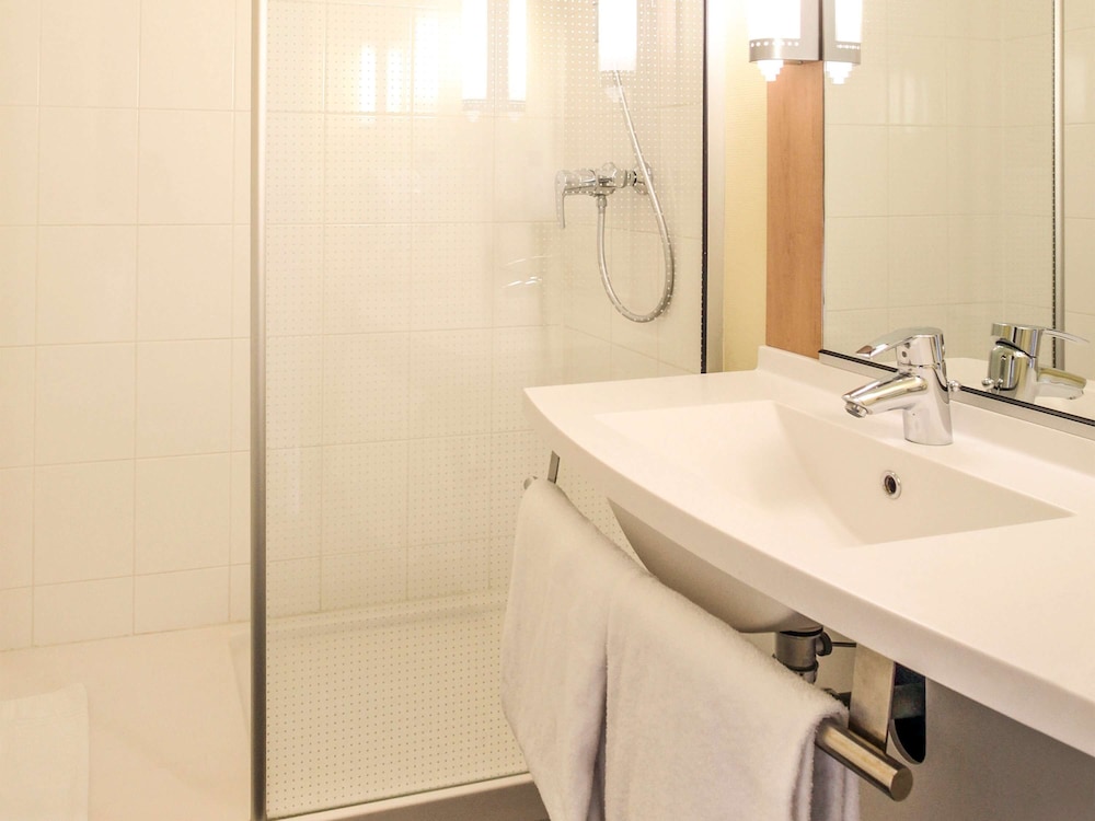Standard Room, 1 Double Bed - Photo 4