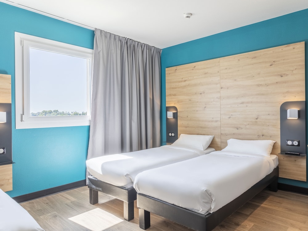 Twin Room - Photo 1