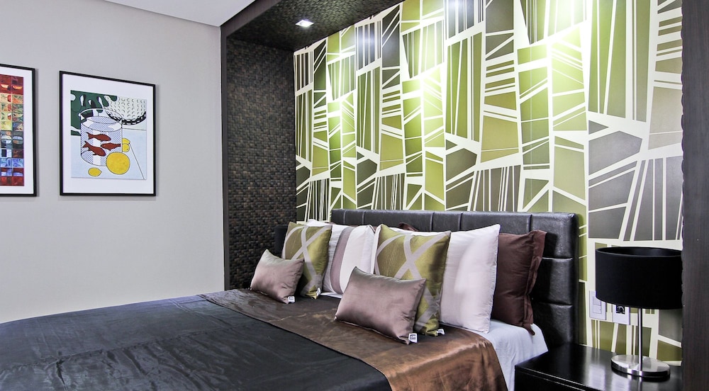 Gumamela Suite photo 1