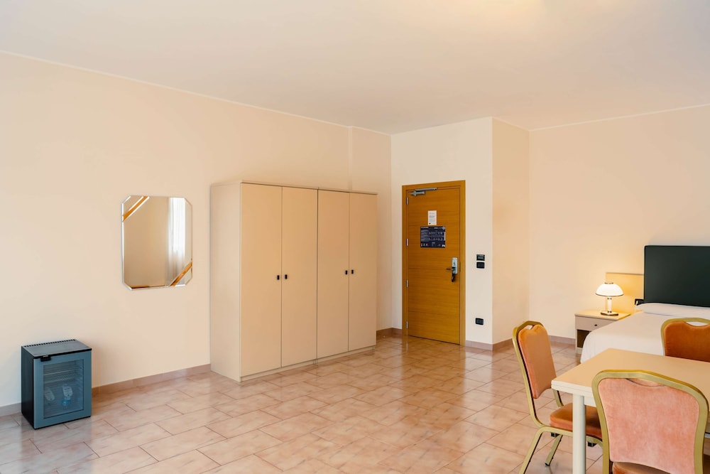Junior Studio Suite, Non Smoking photo 3