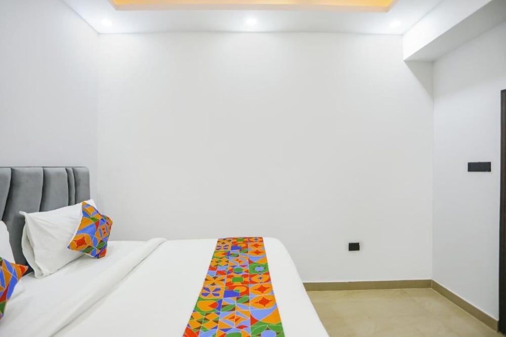 Deluxe Room - Photo 2