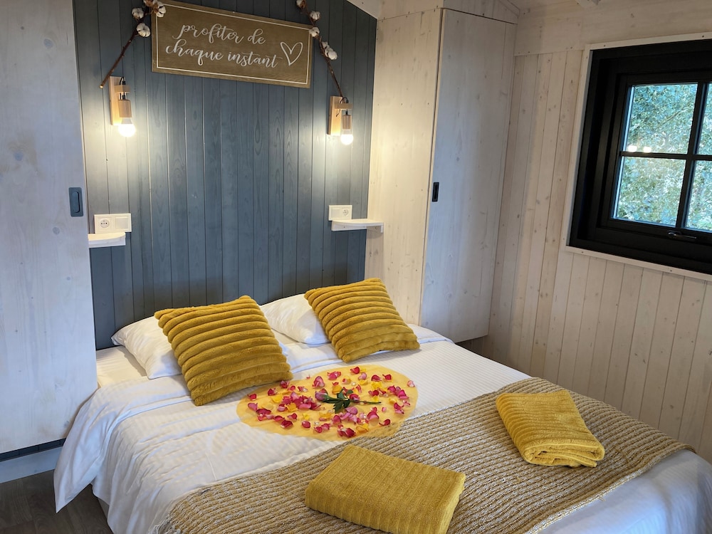 Romantic Cabin Cocooning Private Spa (Honey and Cotton Cabin) photo 2