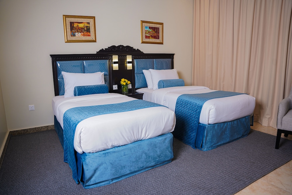 Standard Twin Room with 2 Single Beds photo 3