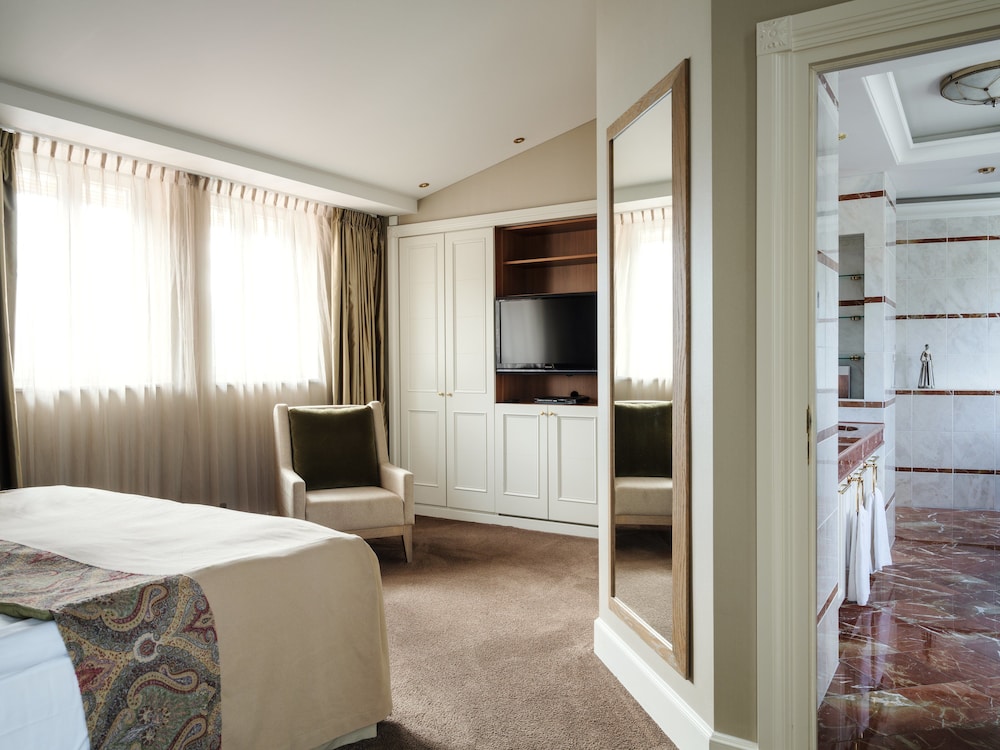 Maisonette Lake view Suite photo 2