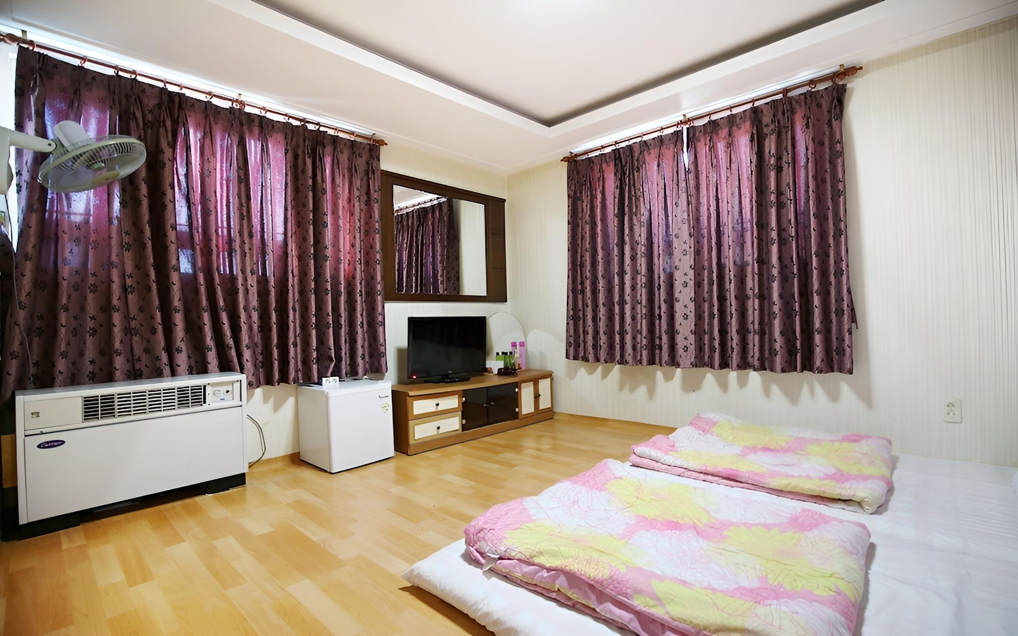 Room (Standard Room(floor heating system)) - Photo 1