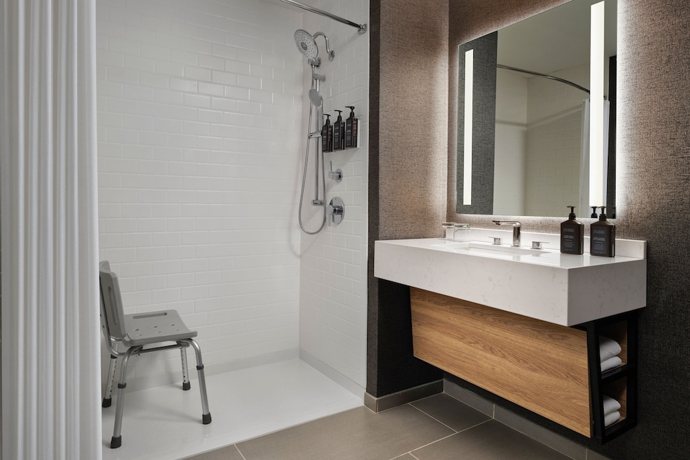 Room, 1 King Bed, Marina View (Mobility/Hearing Access, Roll-In Shwr) - Photo 6