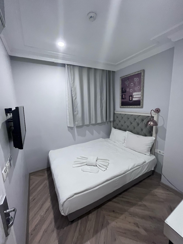 Economy Single Room (No View) photo 1