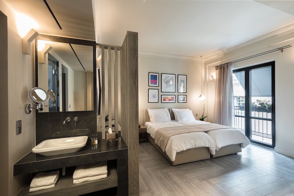 Superior Room with Small Balcony 23 photo 1