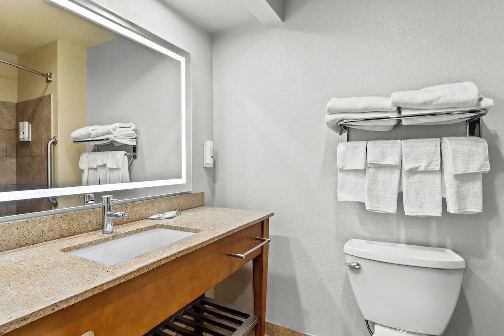 Suite, 2 Double Beds, Non Smoking - Photo 6