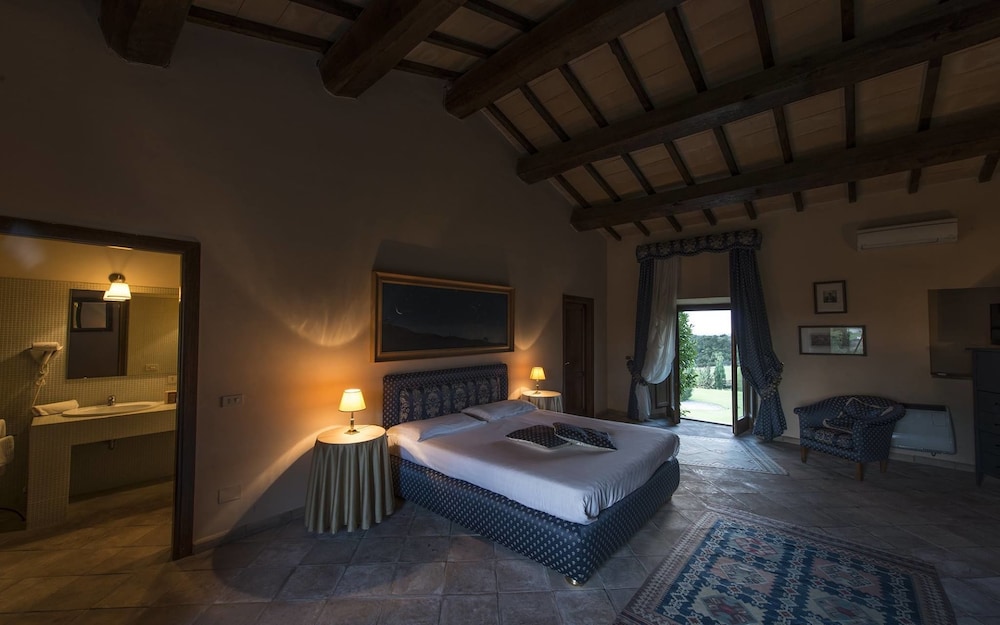 Superior Suite - Photo 4