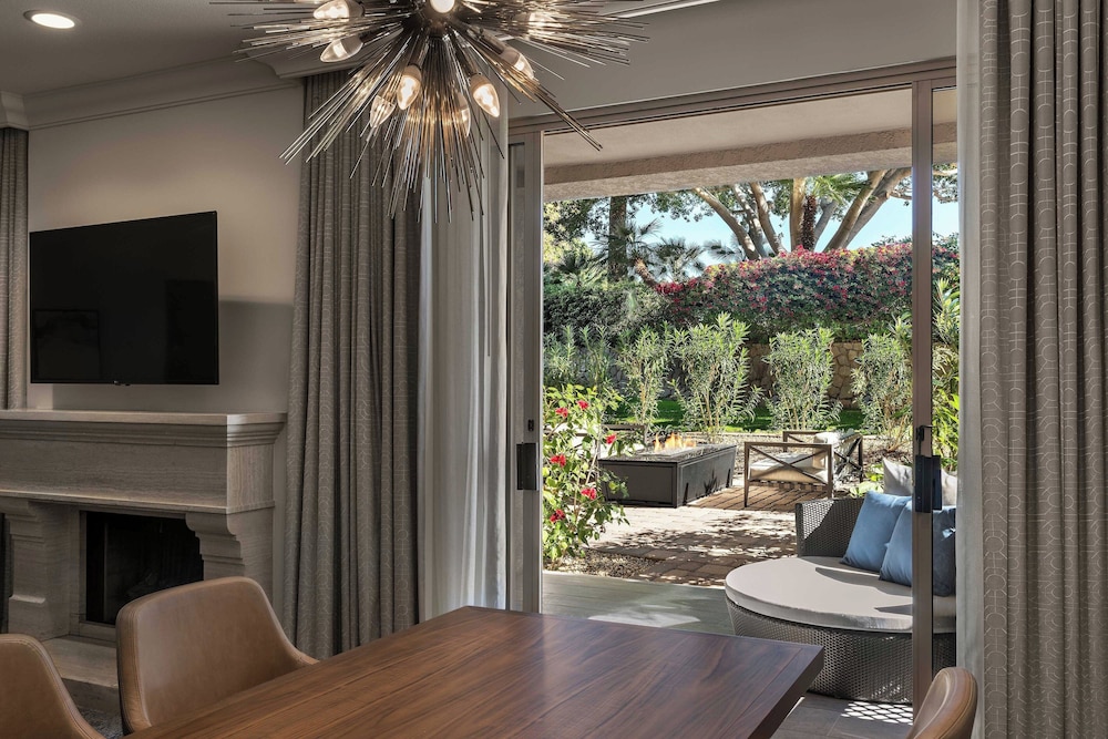 Suite, 1 Bedroom, Pool View