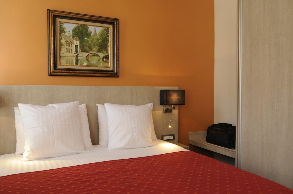 Standard Triple Room, Non Smoking - Photo 7