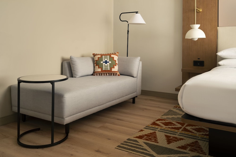 Room, 2 Queen Beds - Photo 2