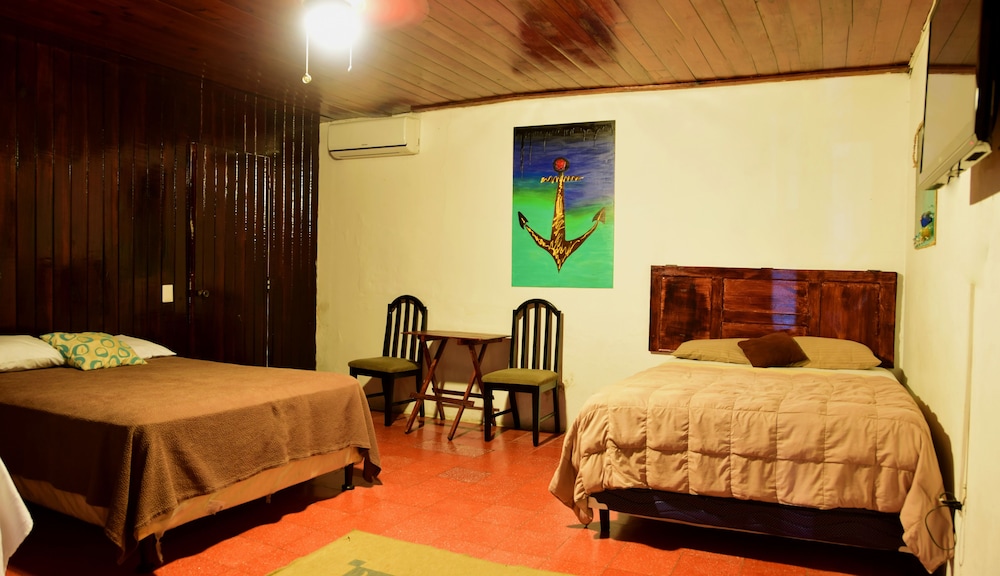 Classic Triple Room, Multiple Beds, Non Smoking photo 1