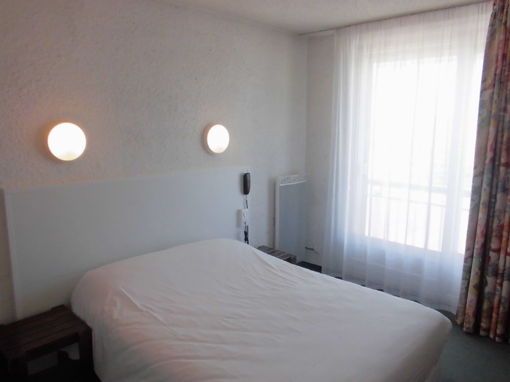 Standard Double Room - Photo 2