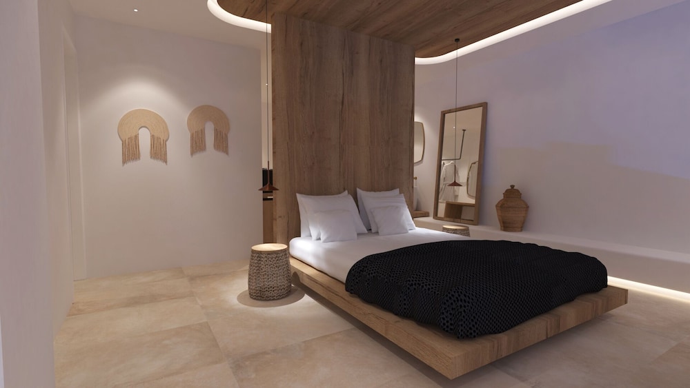 Premium Family Suite with Indoor Jetted Tub and Sea View