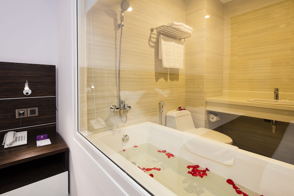 Deluxe Double or Twin Room, Balcony, City View photo 3