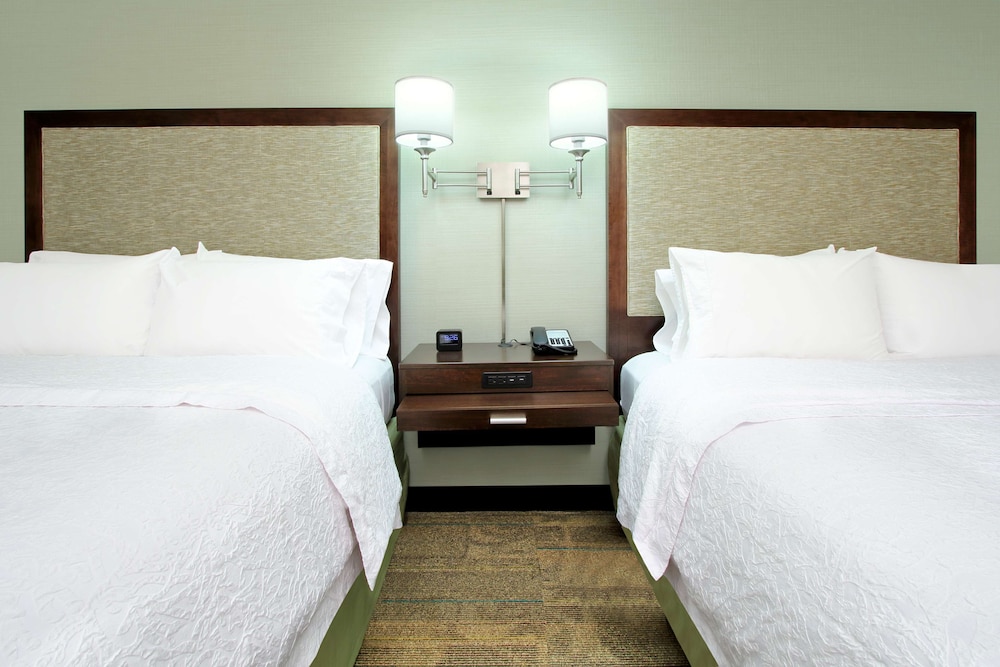 Room, 2 Queen Beds, Accessible, Non Smoking - Photo 1