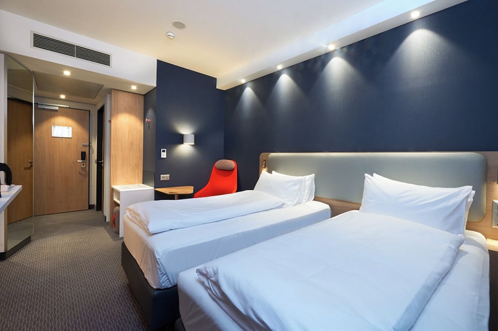 Standard Room, 2 Twin Beds photo 2