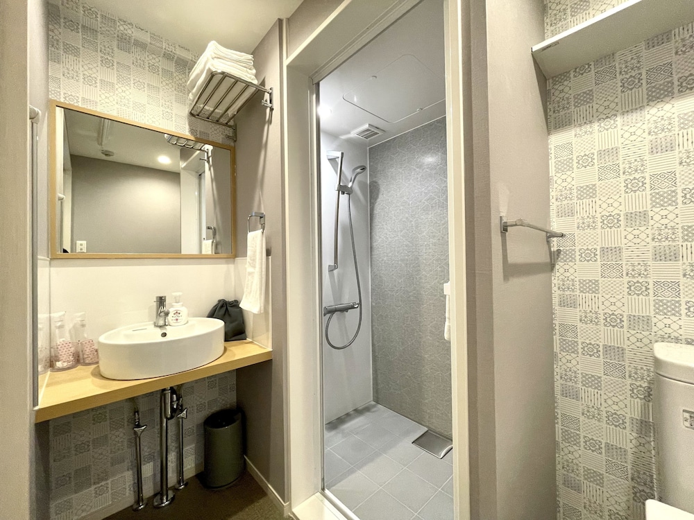 Twin Room, Non Smoking (401) photo 3
