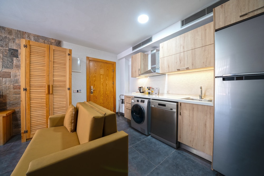 Family Quadruple Room, Balcony, Garden View photo 3