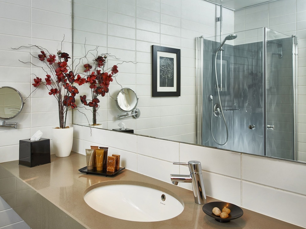 Executive Double or Twin Room With Kitchenette (club lounge access) - Photo 9