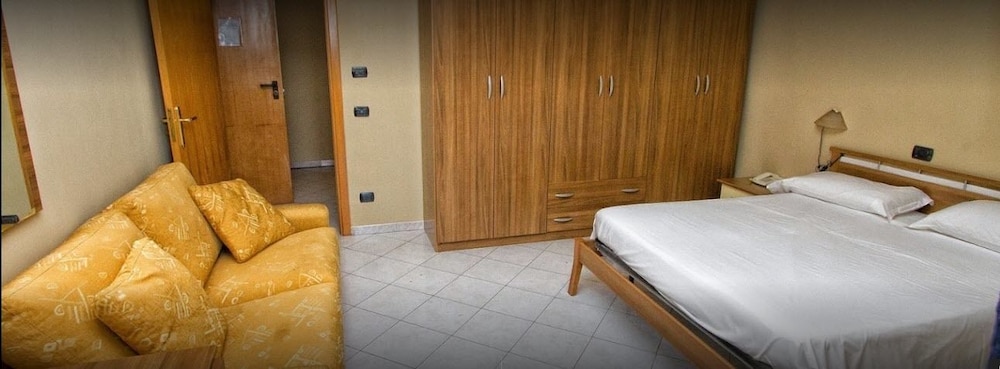 Single Room photo 1