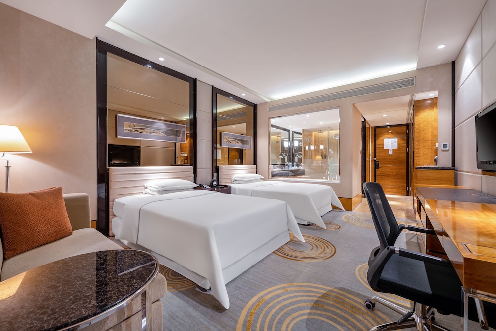 Room, 2 Twin Beds, City View - Photo 1