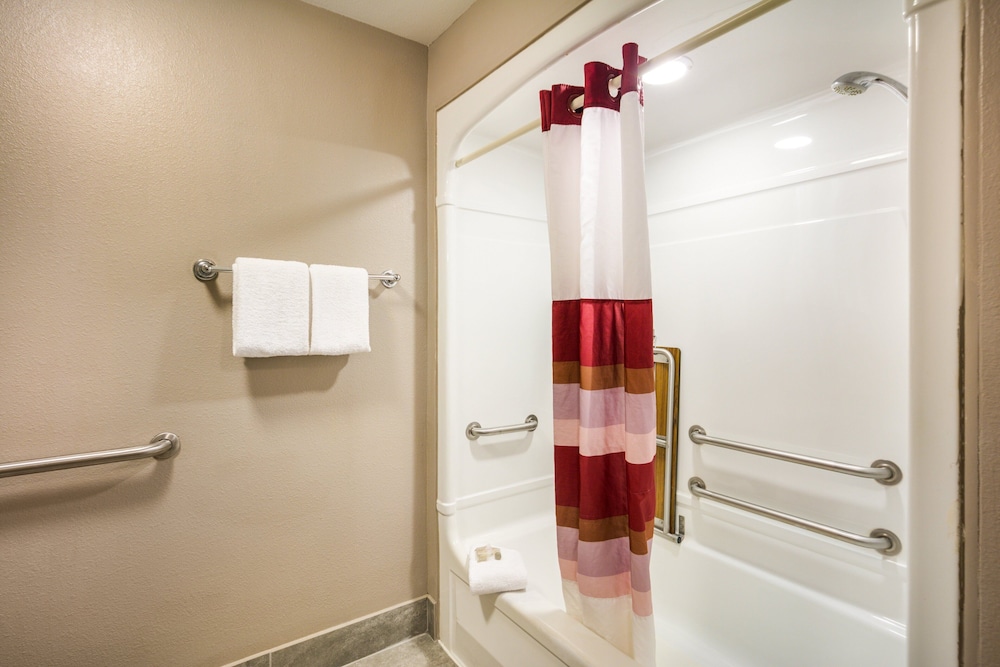 Superior Room, 1 King Bed, Accessible (Smoke Free) - Photo 7