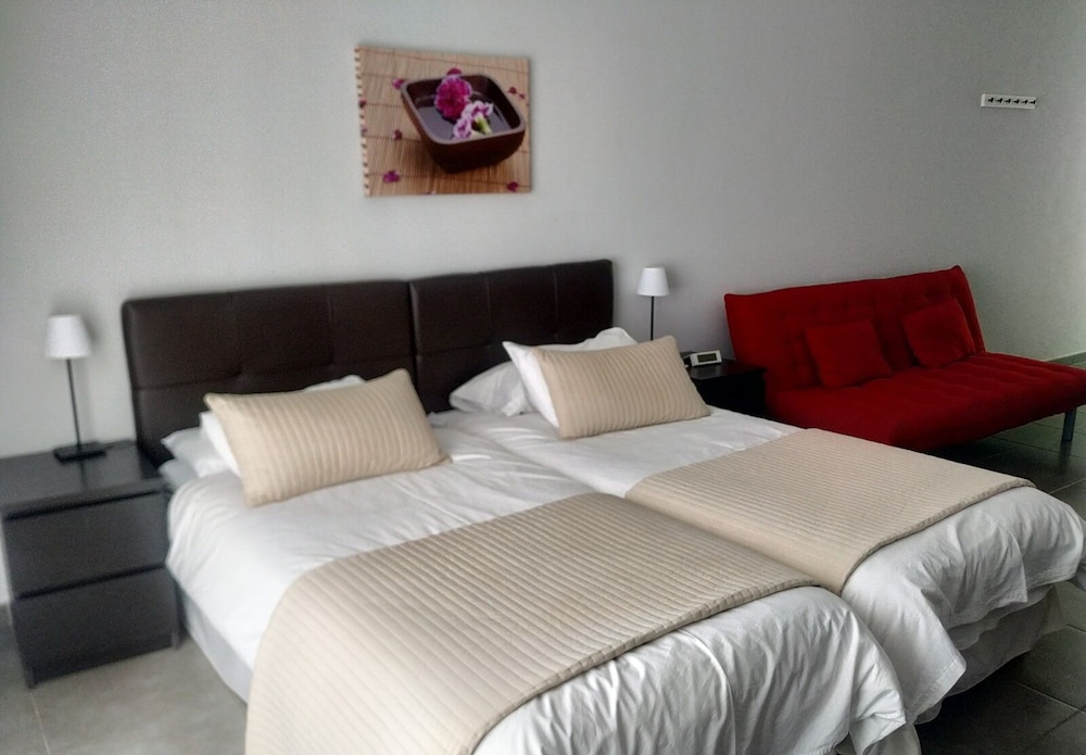 Standard Room, 2 Twin Beds - Photo 23