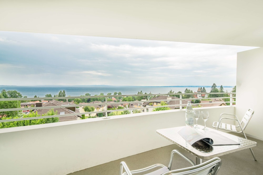 Junior Suite, 1 Double Bed, Balcony, Lake View - Photo 9