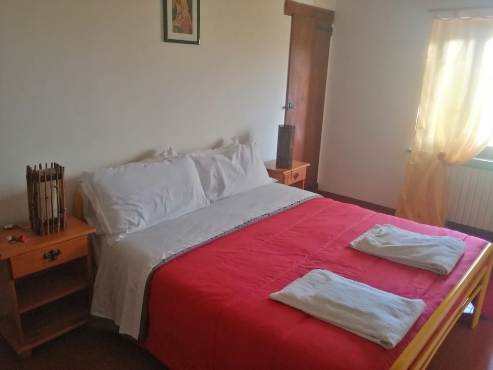 Basic Room, 1 Bedroom, Non Smoking (Shared Bathroom)
