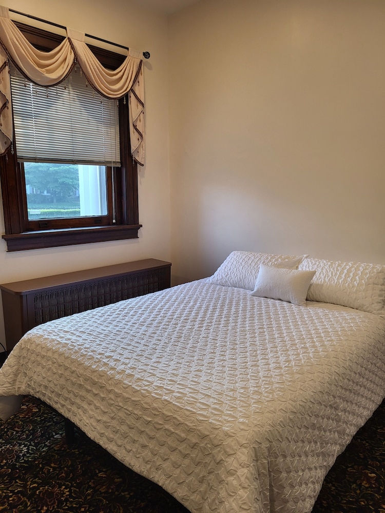 Luxury Suite, 1 Queen Bed, Accessible, Non Smoking (ADA guests only)
