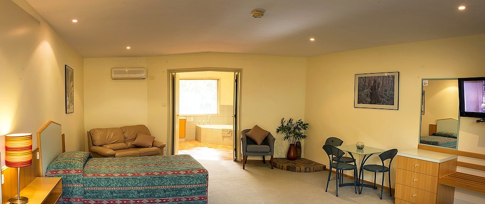 Superior Double Room, Jetted Tub, Mountain View (Adults Only) photo 1