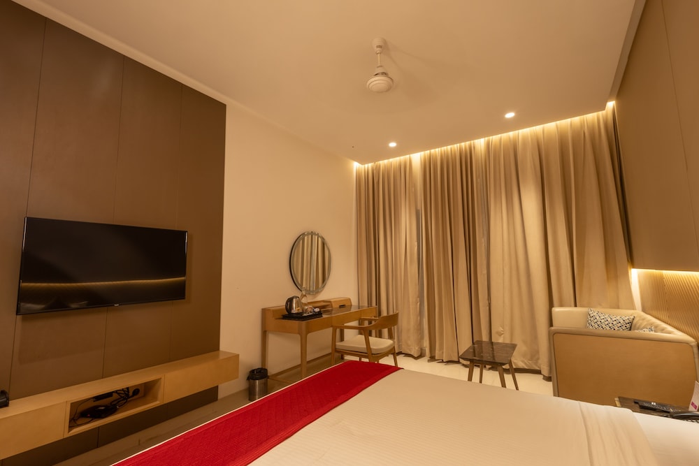 Deluxe Room, City View photo 3