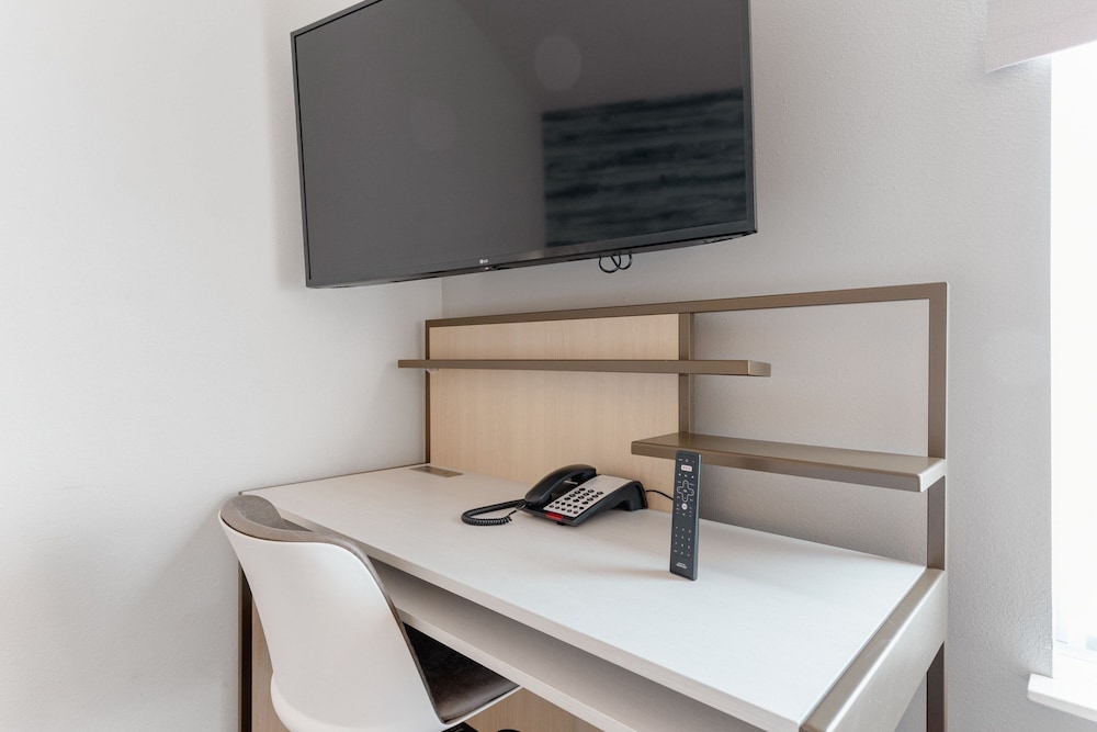 Studio, 1 King Bed with Sofa bed, Bathtub (Mobility/Hearing Accessible, Tub) photo 1