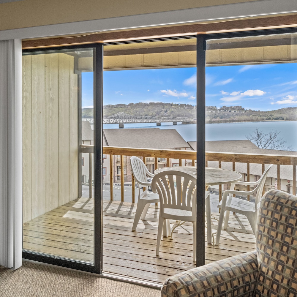 2 - BD Lakeview Economy Suite Unit 233