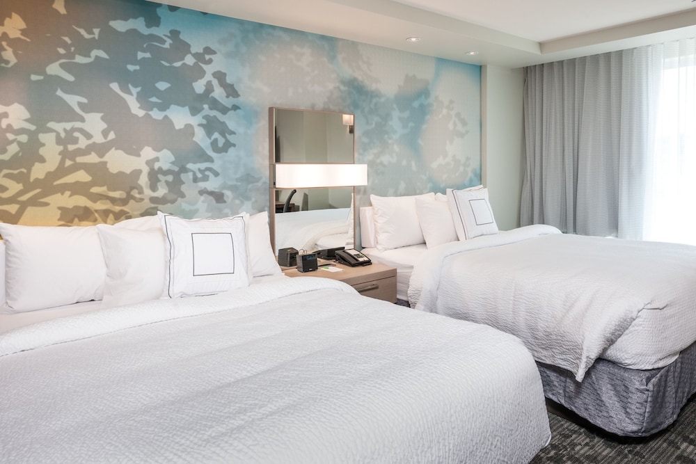 Room, 2 Queen Beds (Mobility Accessible, Tub) photo 3