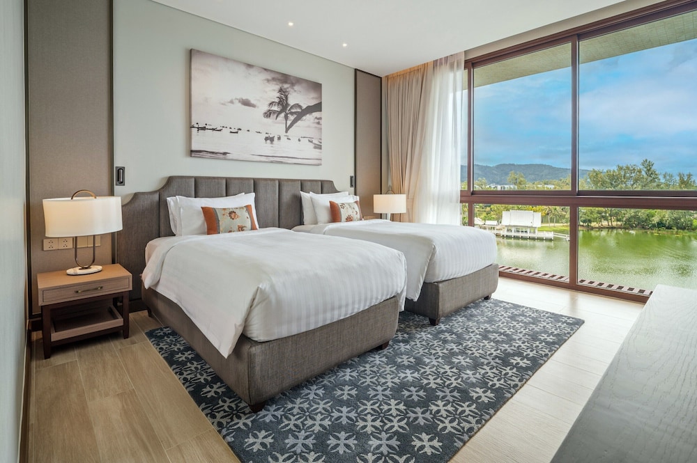 Signature Condo, 2 Bedrooms, Private Pool, Garden View photo 2