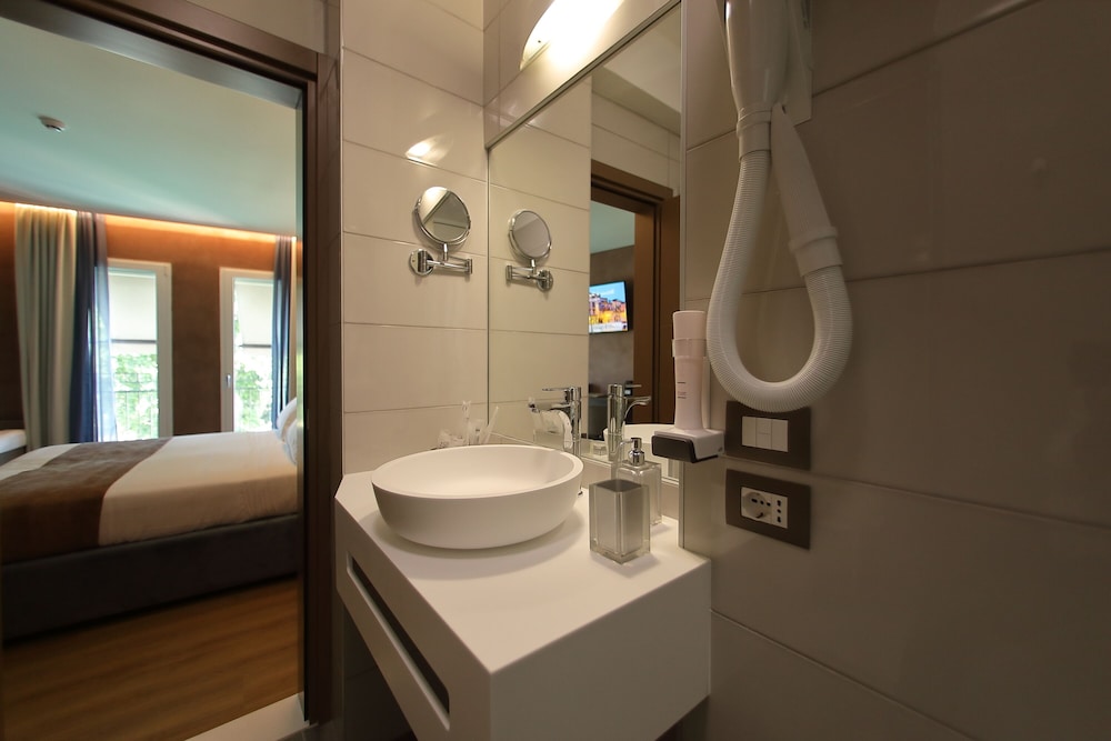 Standard Triple Room - Photo 5