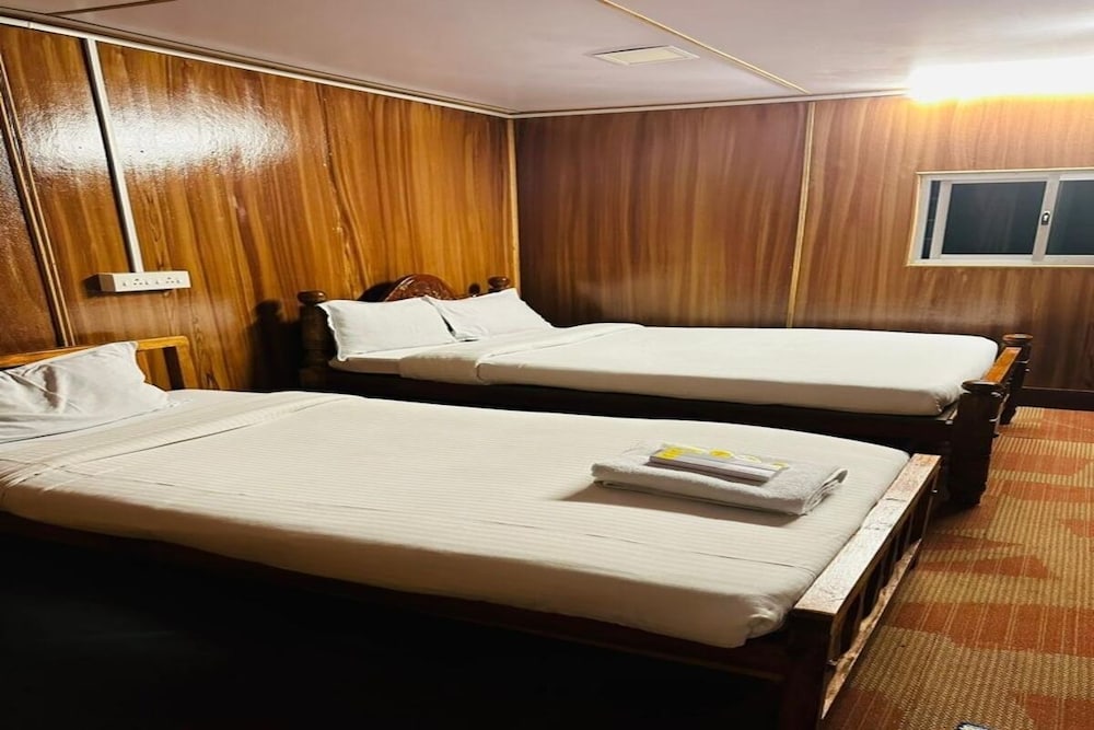 Royal Triple Room photo 2