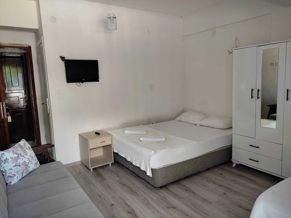 Standard Triple Room, Garden View