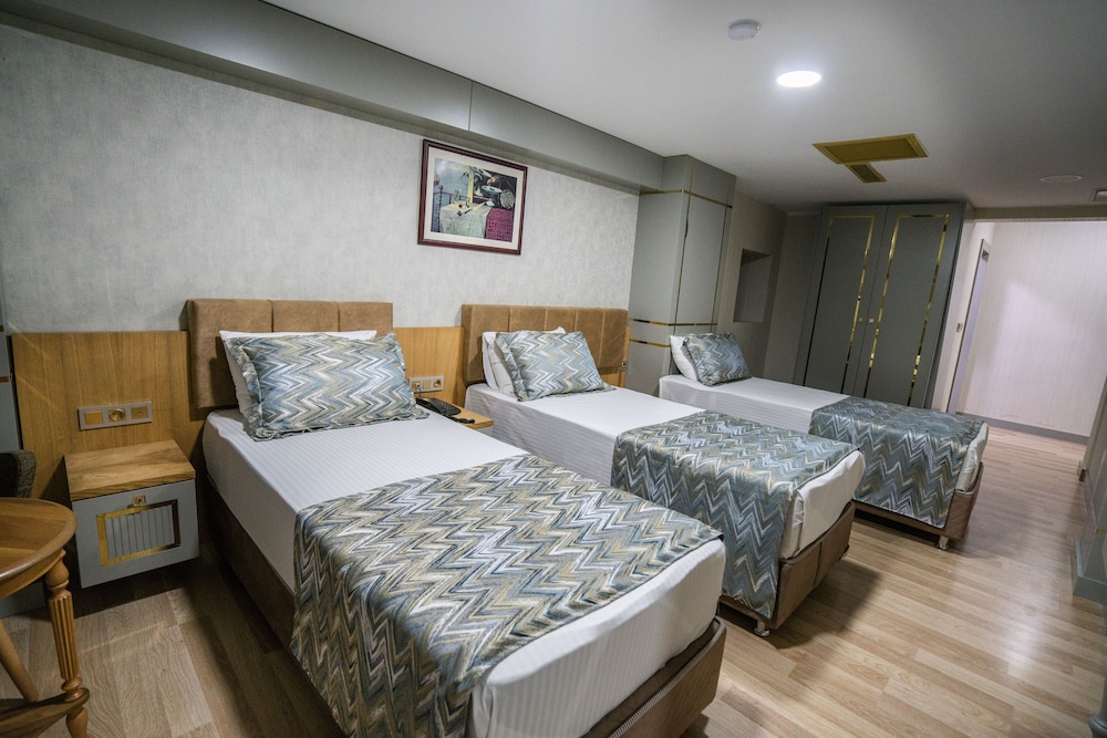 Standard Triple Room photo 2