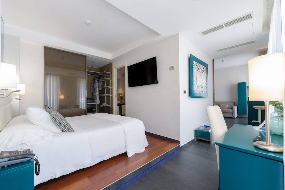 Suite, Terrace, Sea View - Photo 6