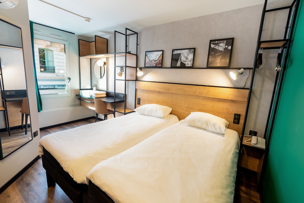 Standard Room, 2 Twin Beds photo 3