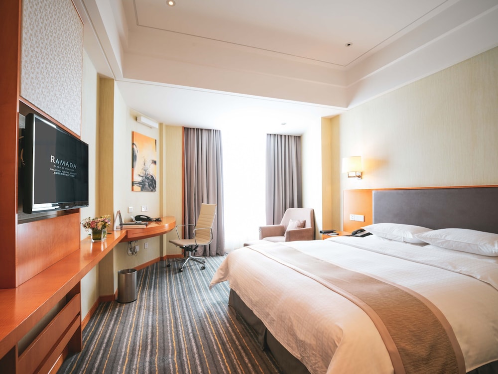 Room, 1 King Bed, Non Smoking - Photo 2