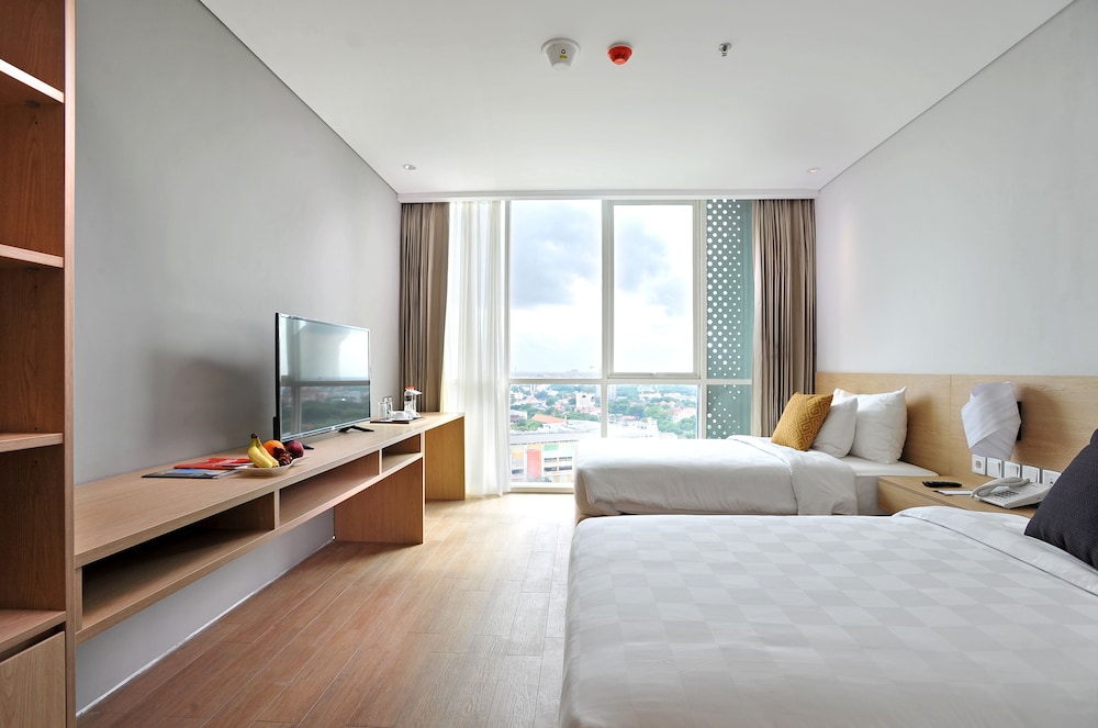 Studio, Twin Beds (Splendid)